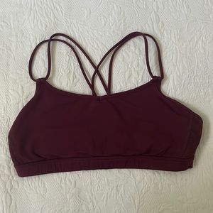 LULULEMON mega discounted worn maroon sports bra! Fits sizes M/L!